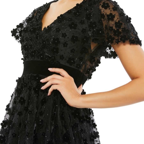 Mac Duggal Floral Applique Cocktail Midi Dress - Picture 5 of 16